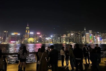 BERITA FOTO: Indahnya Gemerlap Hong Kong Malam Hari di Kawasan Victoria Harbour