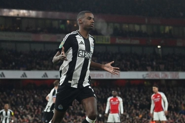 Alexander Isak Tak Tertandingi, Newcastle United Tembus Empat Besar Premier League