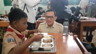 Menteri Karding Klaim Makan Bergizi Gratis Jadi Investasi SDM Capai Generasi Emas