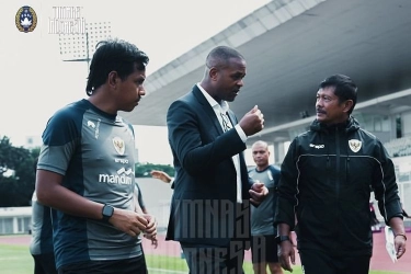 Indra Sjafri 100 Persen Dukung Kluivert, Sediakan Info Sepak Bola Indonesia