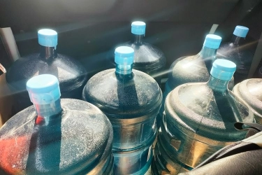 Paparan Sinar Matahari Langsung pada Galon Guna Ulang Tingkatkan Risiko Peluruhan BPA ke Air Minum