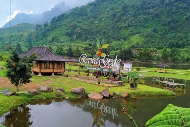 Berkemah dengan Panorama Indah di Situ Rawa Gede Jonggol