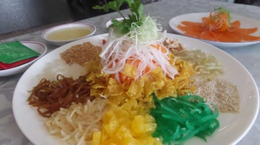 Makna di Balik Yee Sang Makanan Khas Tahun Baru Imlek, Lebih dari Sekadar Salad Sayur