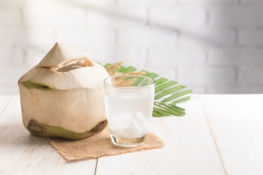 Apa Fungsi Minum Air Kelapa Setiap Hari? Berikut 10 Manfaatnya…