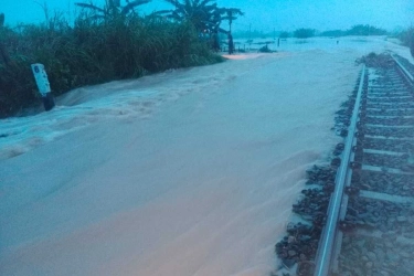 Banjir di Petak Gubug-Karangjati Grobogan Ganggu Perjalanan Kereta, Ini Daftar KA Terdampak