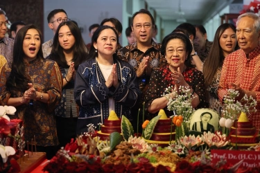 Canda Megawati saat Rayakan Ulang Tahun, Nyanyikan 2 Lagu hingga Minta 