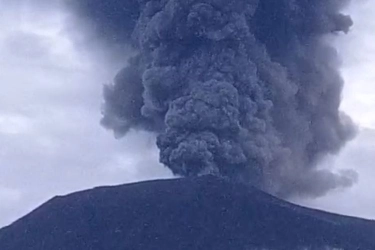 Kembali Meletus, Di Mana Letak Gunung Marapi Berada?