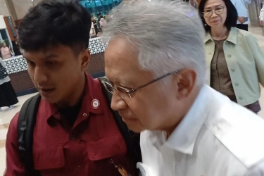 Mendikti Saintek Bungkam saat Ditanya soal Nasib Tukin hingga Polemik Demo ASN