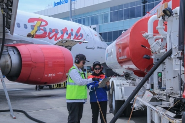 Pastikan Pasokan Aman Saat Libur Panjang, Pertamina Salurkan Avtur Perdana di Bandara Singkawang