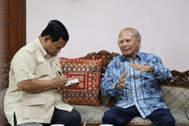 Prabowo Kunjungi Emil Salim yang Pernah Dikasari Arteria Dahlan, Minta Maaf Baru Datang