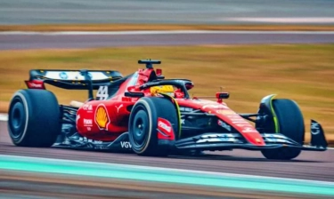 Momen Emosional Hamilton, Debut Bersama Ferrari di Sirkuit Fiorano