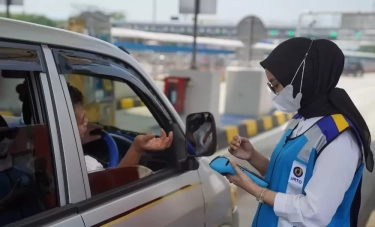 Nggak Perlu Panik Jika E-toll Habis Tapi Sudah di Gerbang Tol, Ikuti Langkah Ini