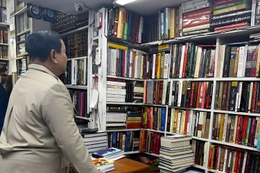 Prabowo Mampir ke Toko Buku di New Delhi di Sela Kunker: Langganan Saya