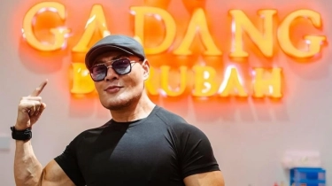 TB Hasanuddin Sebut Deddy Corbuzier Bisa Dihukum Militer karena Ucapannya: Prajurit TNI Wajib Ramah ke Rakyat