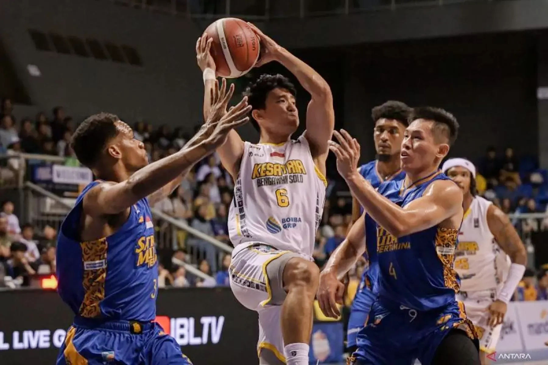 Pelita Jaya Jakarta Samai Poin Satria Muda, Kesatria Bengawan Solo Amankan Puncak Klasemen IBL 2025