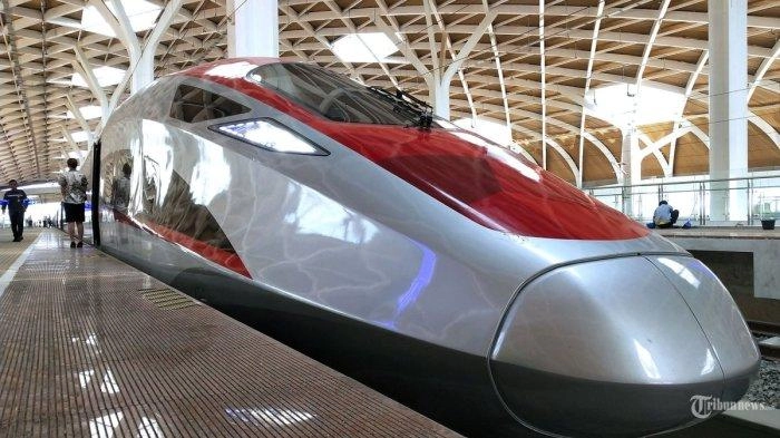 ODGJ Masuk Jalur Kereta Cepat Whoosh Karawang-Padalarang, Perjalanan Sempat Terganggu