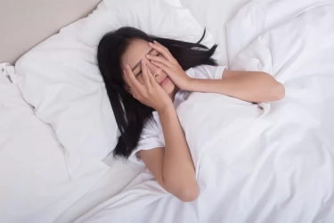 Lagi Insomnia? Begini 4 Cara untuk Memastikan Anda Tidur Tanpa Gangguan Setiap Malam, Salah Satunya Tetapkan Rutinitas!