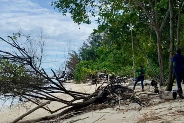 KKP Segel Proyek Reklamasi Ilegal PT CPS di Pulau Pari Jakarta