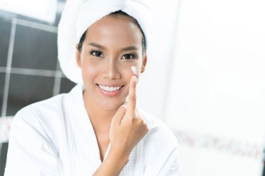 5 Kandungan Skincare untuk Mencerahkan Wajah, Saran Aman dari Dokter