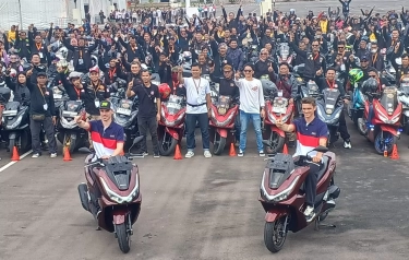 500 Bikers Pemilik Honda PCX Asal Jakarta dan Jabar Tatap Muka Langsung dengan Pebalap MotoGP Joan Mir dan Luca Marini