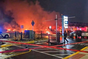 Pesawat Jatuh dan Meledak di Philadelphia AS, 2 Hari Usai Tabrakan American Airlines