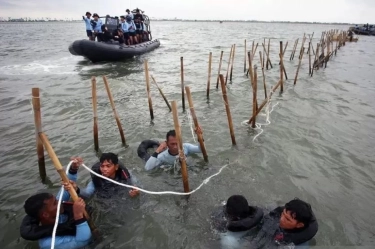 Prabowo Putuskan Bangun Tanggul Laut Raksasa Sepanjang 700 Kilometer, Pakar Kelautan Sebut PSN Punya Dampak Strategis Bagi Negara dan Rakyat