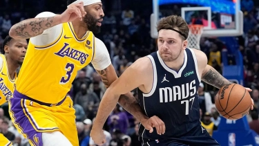 Saga Transfer NBA: Mavericks-Lakers Tukar Guling Luka Doncic-Anthony Davis, LeBron James Terkejut di Suapan Makan Malamnya