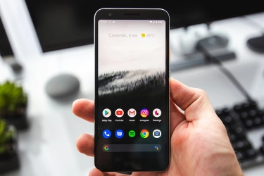 Menutup Aplikasi Latar Belakang Bisa Hemat Baterai HP, Benarkah Demikian?