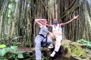 Usher Liburan ke Bali, Asik Arung Jeram dan Berkunjung ke Monkey Forest