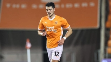 Sundulan Elkan Baggott Hampir Cetak Gol!