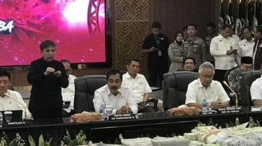 Menteri Imipas akan Beri Imbauan dalam 3 Bahasa agar WNA Tidak Beri Uang ke Petugas Imigrasi 