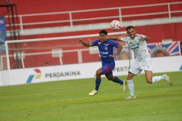 Arema FC Vs Bali United, Singo Edan Waspada Transisi dan Bola Lambung