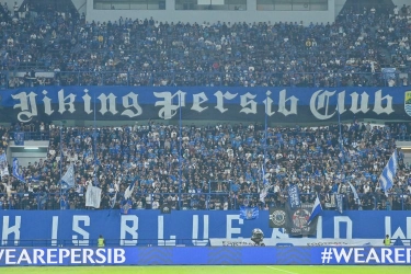 Persib Bandung Kuasai Liga 1, Persija dan Persebaya Terseok-seok