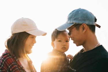 Benarkah Selingkuh Bisa Diturunkan dari Orangtua ke Anak? Ini Penjelasannya