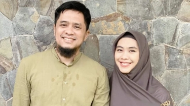 Dianjurkan ke Oki Setiana Dewi, Apa Hukum Posting Foto Mesra Bareng Suami?