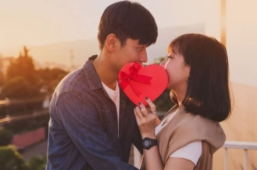 3 Zodiak Paling Romantis Menurut Astrologi, Cocok Dijadikan Pasangan Bucin!