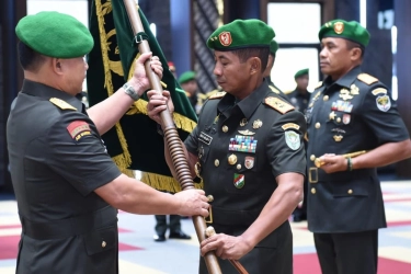 Dirut Baru Bulog Masih TNI Aktif, Dewan Pengawasnya Eks Jenderal Polri