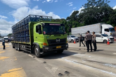 Kecelakaan Truk Galon di Tol Ciawi, KPBB Desak Perusahaan AMDK Ikut Tanggung Jawab