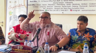 Gelang Ajaib Razman Nasution saat Gebrak Meja Jadi Perbincangan