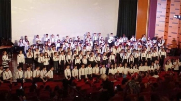 Musisi Opera Julius Firdaus Bersama Anak Didiknya Tampil Memukau di Konser Amal 