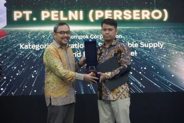 Dinilai Mampu Tunjukkan Keberlanjutan Bisnis, Pelni Diganjar ESG Award dari SBM ITB