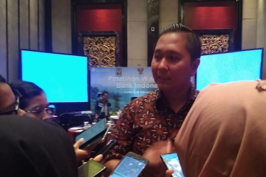 Ketidakpastian Global Tinggi,  Ekonom: Yang Penting adalah Stabilitas Rupiah...