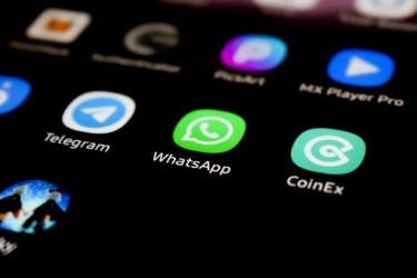 WhatsApp Siapkan Cara Baru Bikin Komunitas