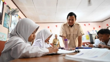 Prabowo Mendadak Blusukan ke Sekolah di Bogor Tinjau MBG, Siswa Histeris