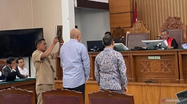 Sidang Praperadilan Hasto Memanas! KPK dan Tim Hukum Hasto Bersitegang di Meja Hakim