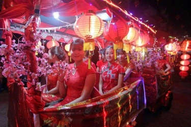 5 Inspirasi Outfit Cheongsam untuk Cap Go Meh 2025