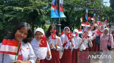 Prabowo Bersiap-siap di Istana Bogor, Anak-anak SD Meluber di Jalanan Sambut Presiden Turki Erdogan