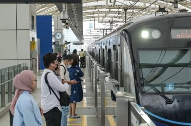 QRIS Tap NFC Bakal Diterapkan di MRT, LRT dan Transjakarta