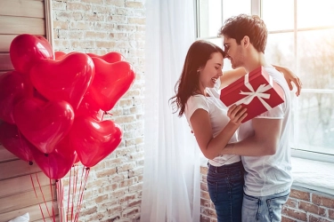 Cara Merayakan Hari Valentine Sesuai Kepribadian MBTI Pasangan, Lebih Bermakna dan Romantis