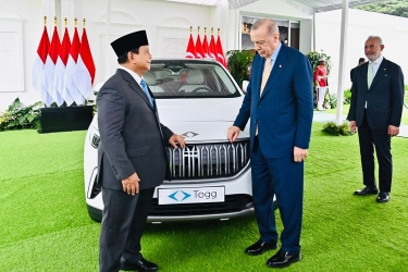 Erdogan Hadiahkan Mobil Listrik Buatan Turkiye, Prabowo Beri Senapan dan Keris